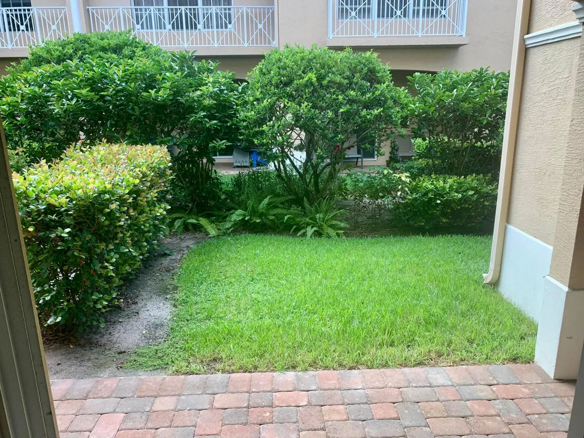 Residence photo 25
