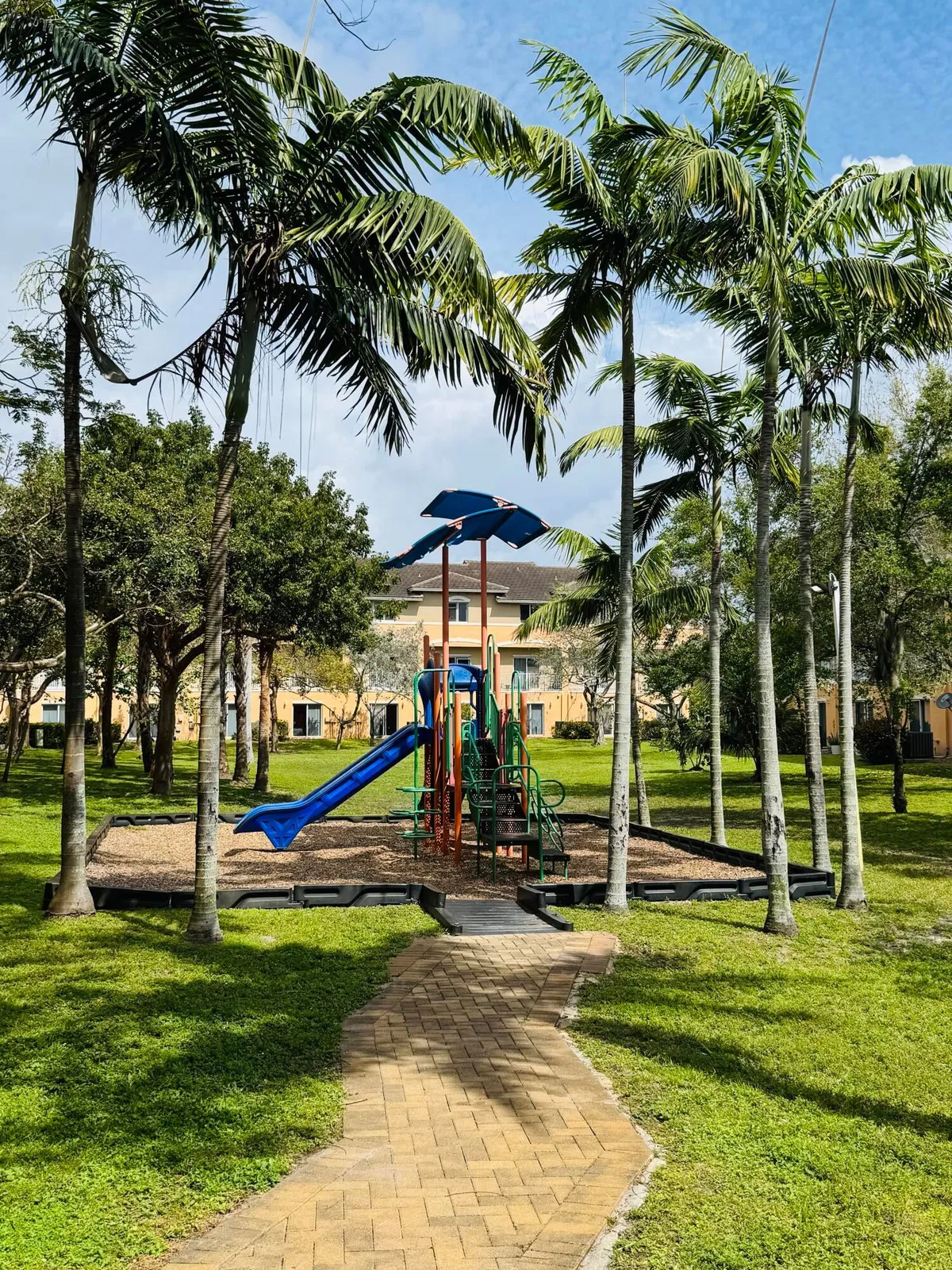Residence photo 16