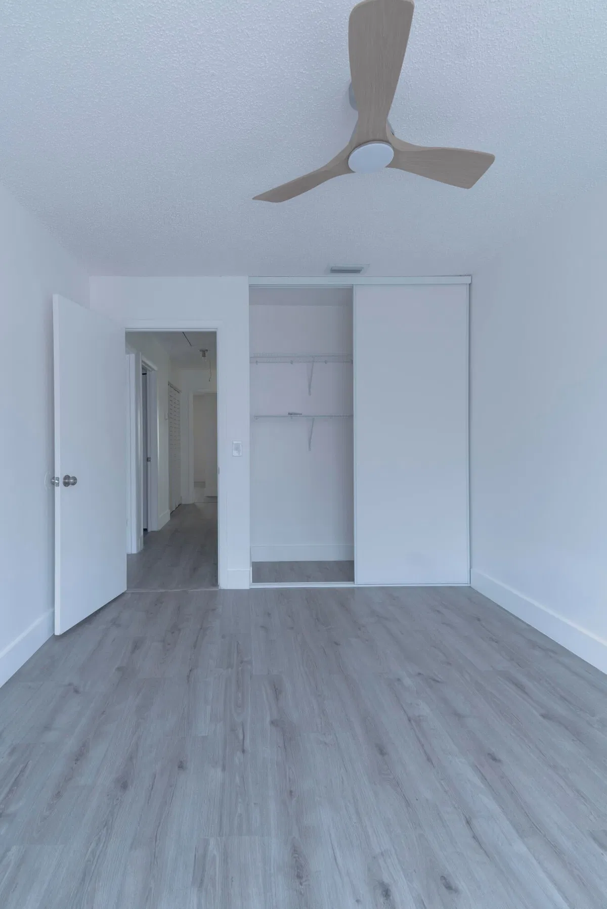 Unit B photo 19