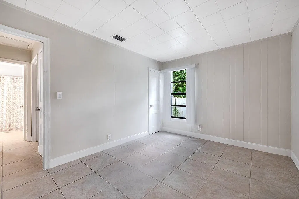 Residence photo 16
