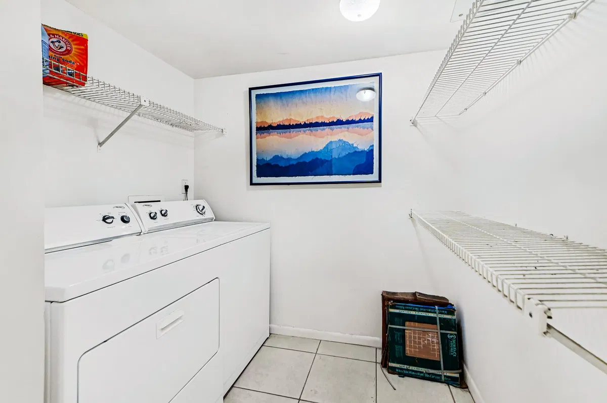 Unit C2 photo 19