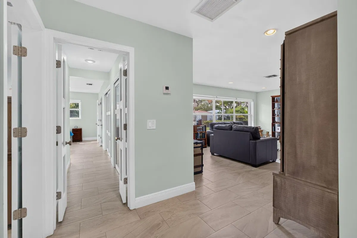 Residence photo 16
