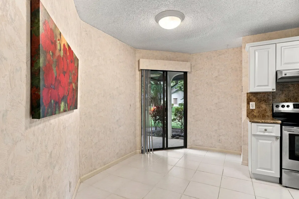 Residence photo 25