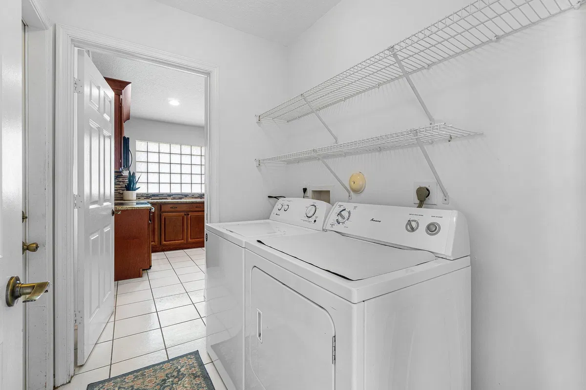  Residence photo 25