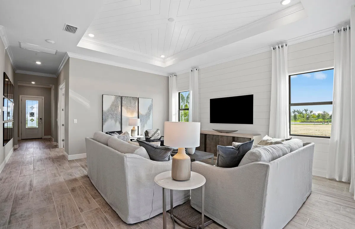 Avenir Unit 126 Mystique photo 7
