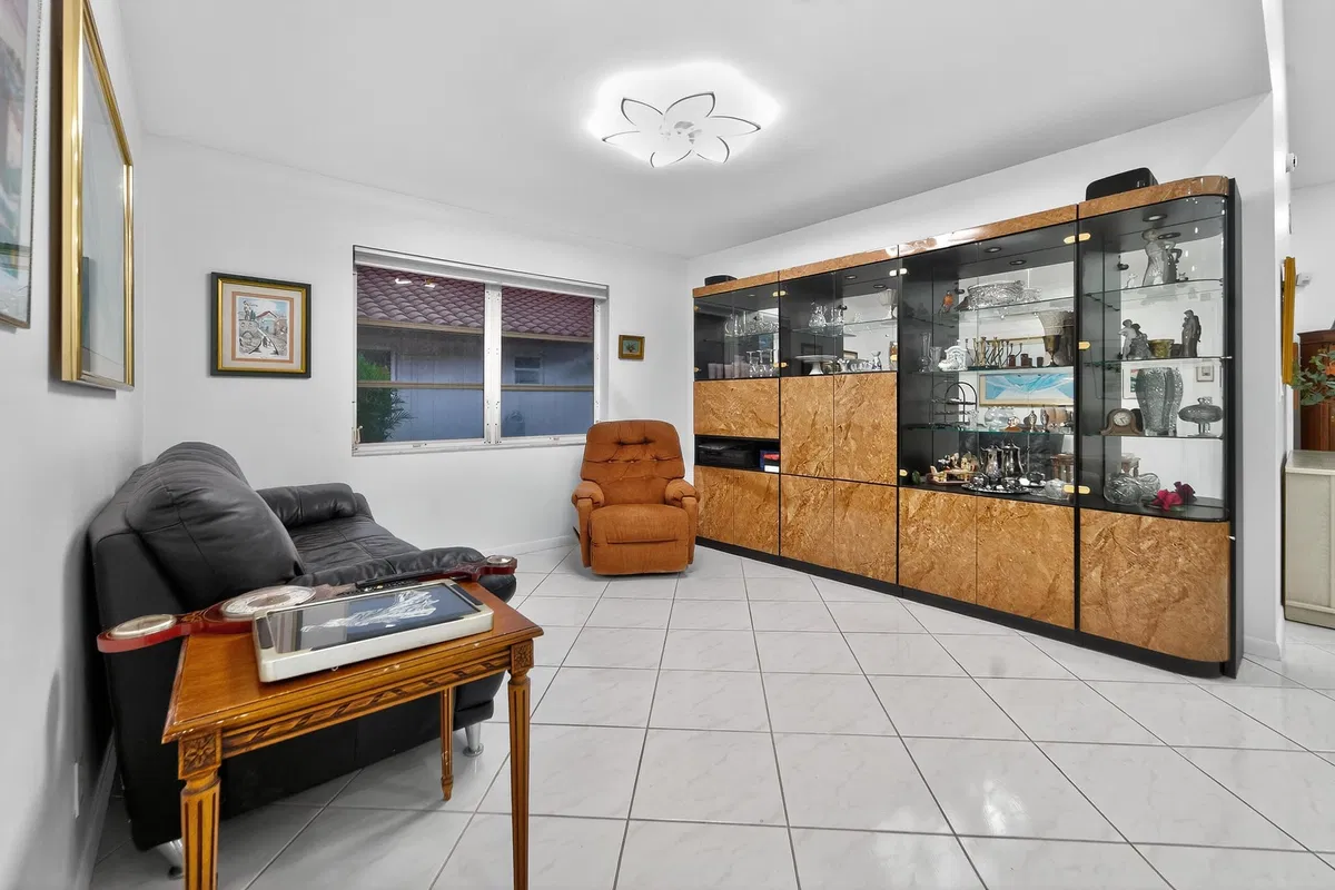 Residence photo 10