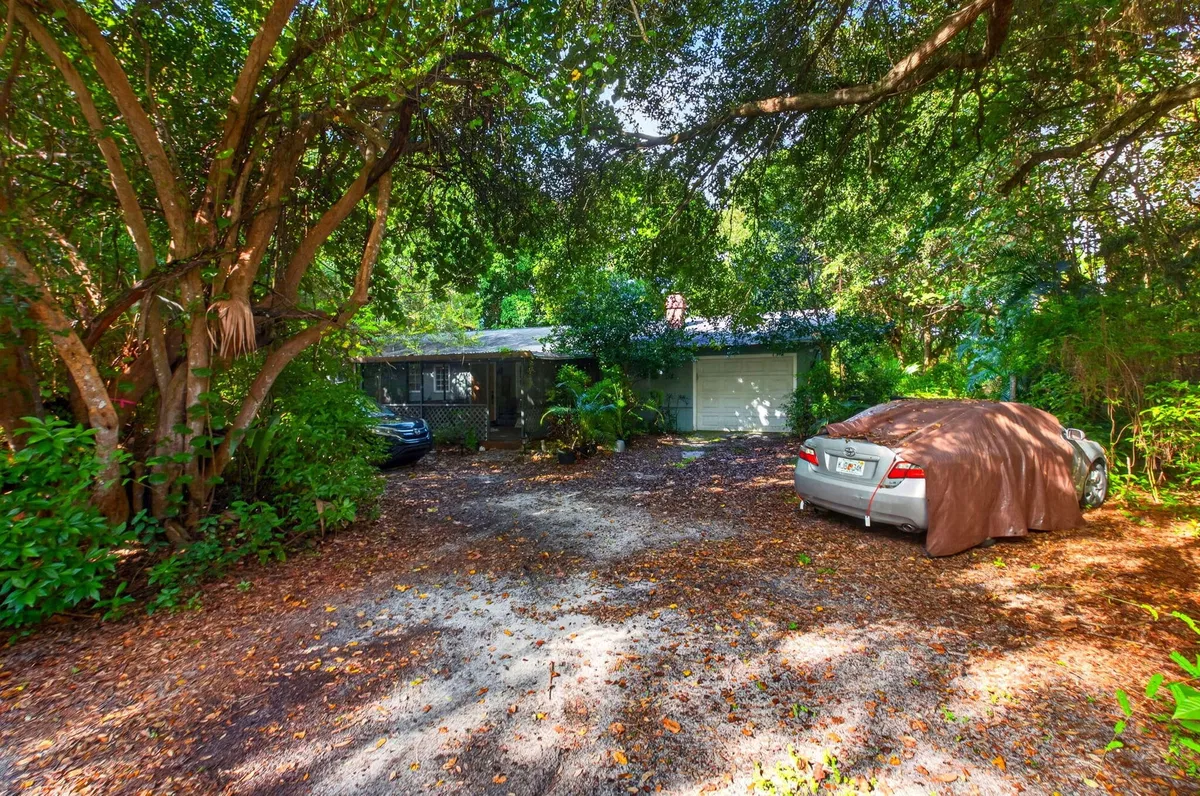 Residence photo 16