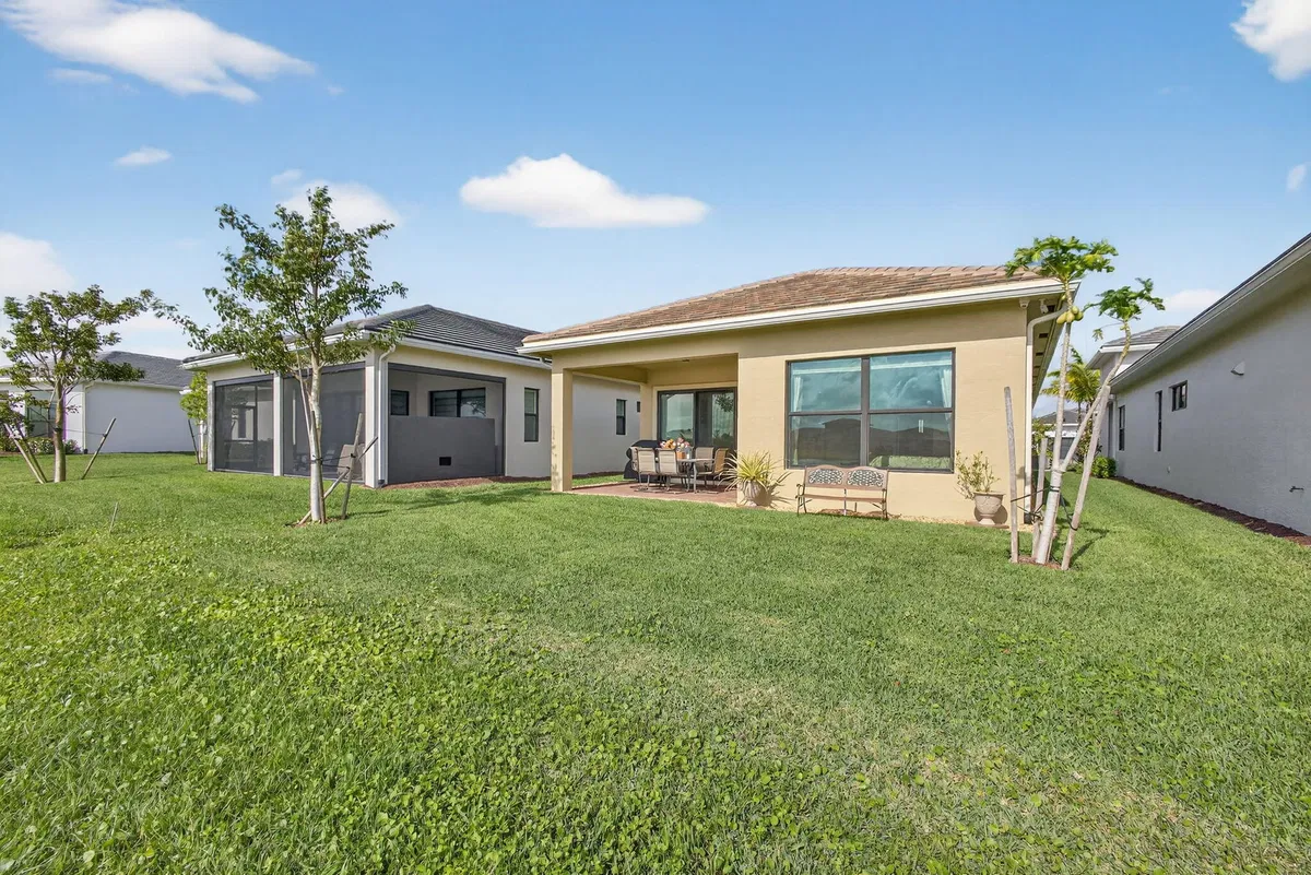  Residence photo 43