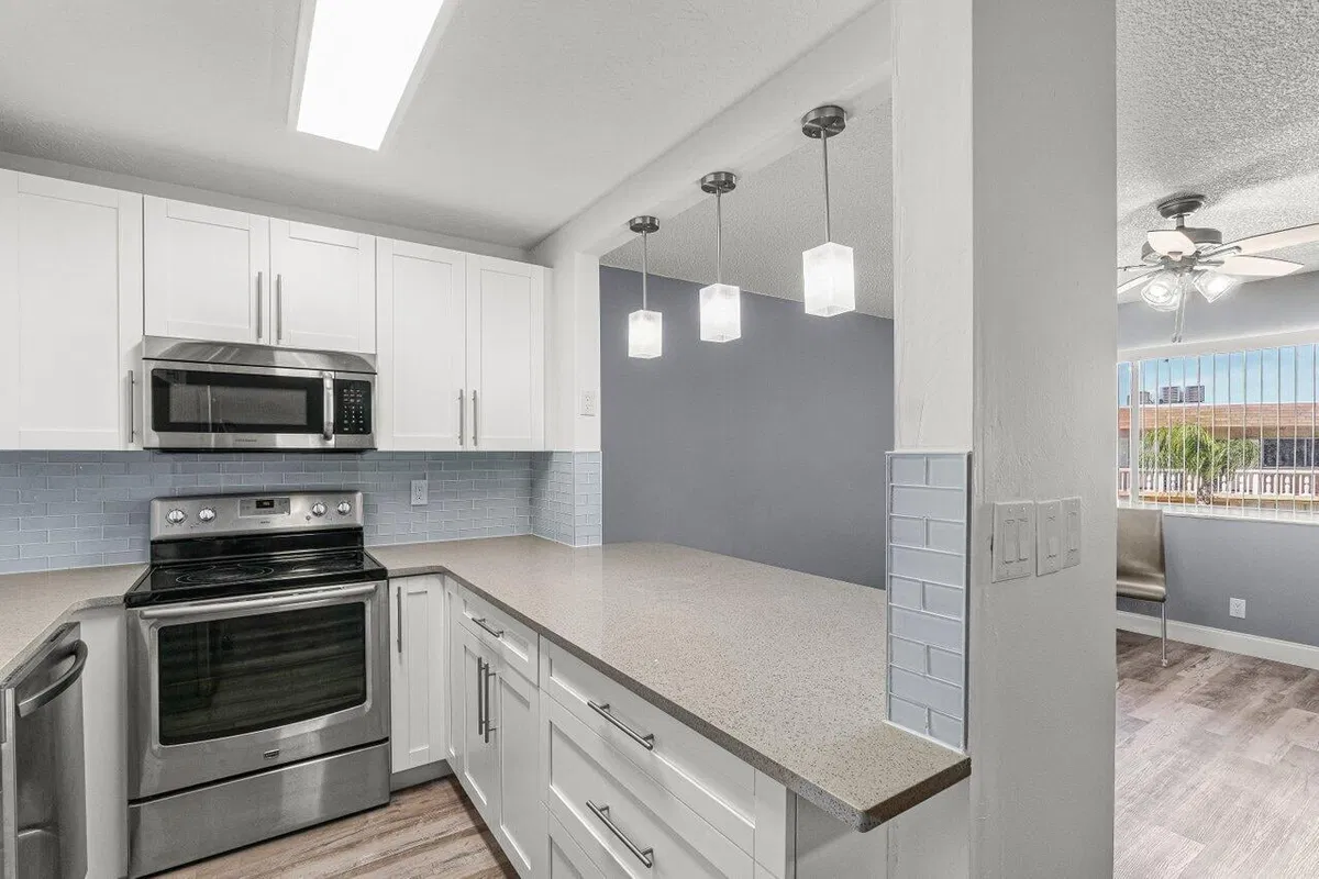  Unit 319 photo 13