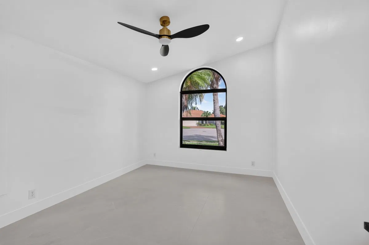 Residence photo 25