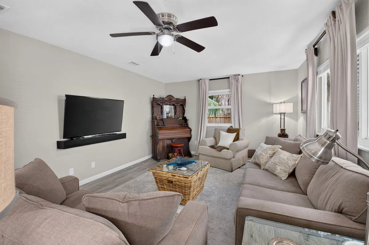 Residence photo 7