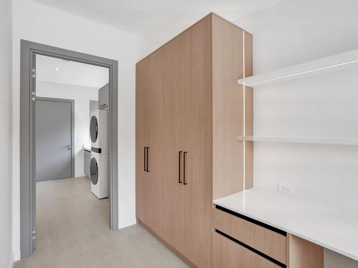  Residence photo 34