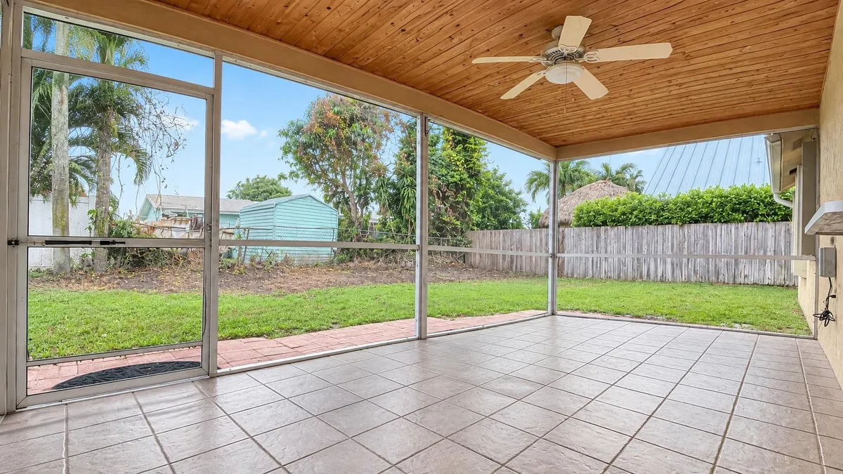 Residence photo 22