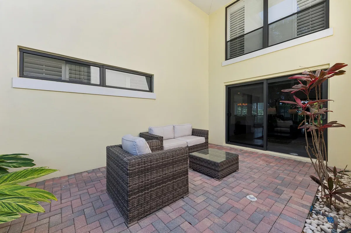 Residence photo 16