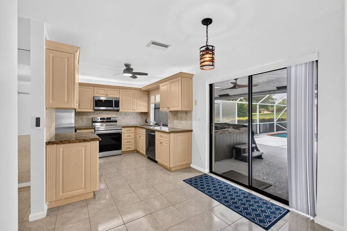 Residence photo 22