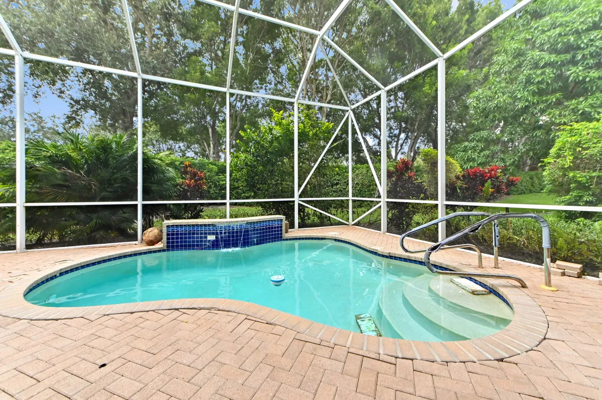 Residence photo 34