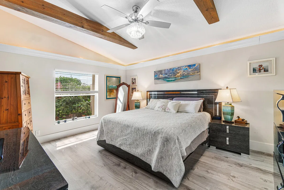 Residence photo 19