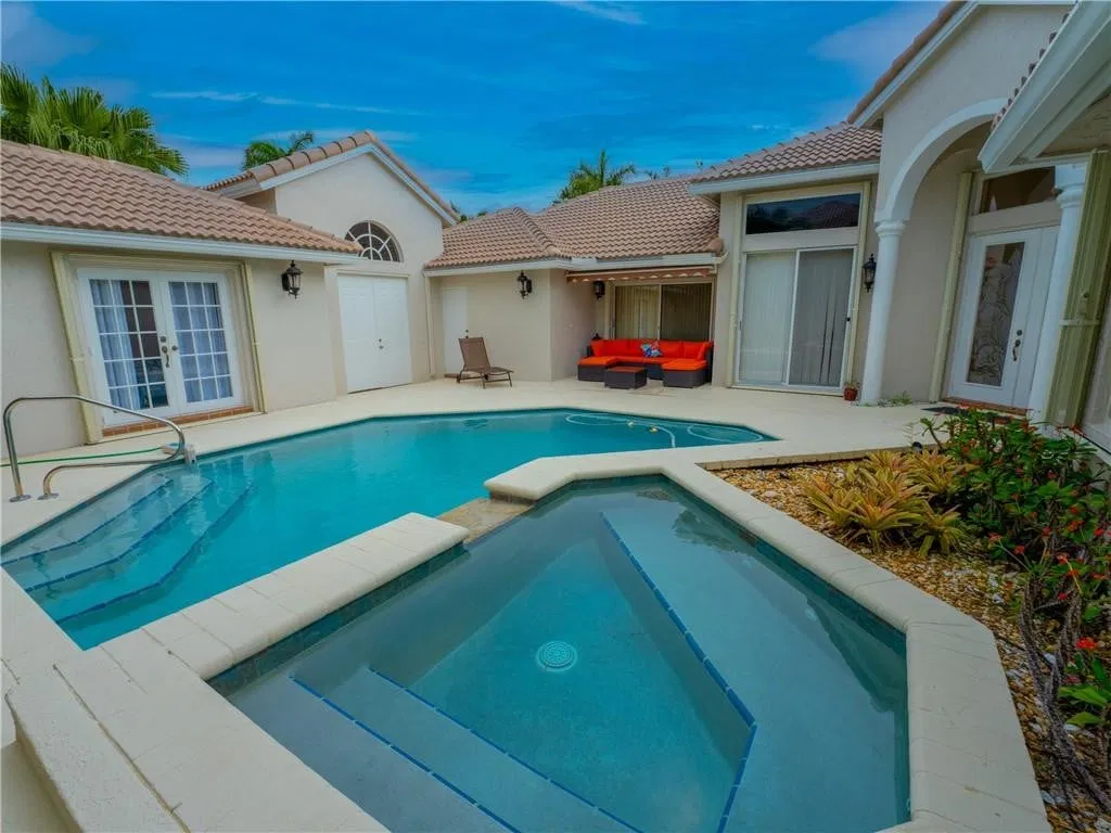 Boca Isles Residence photo 25