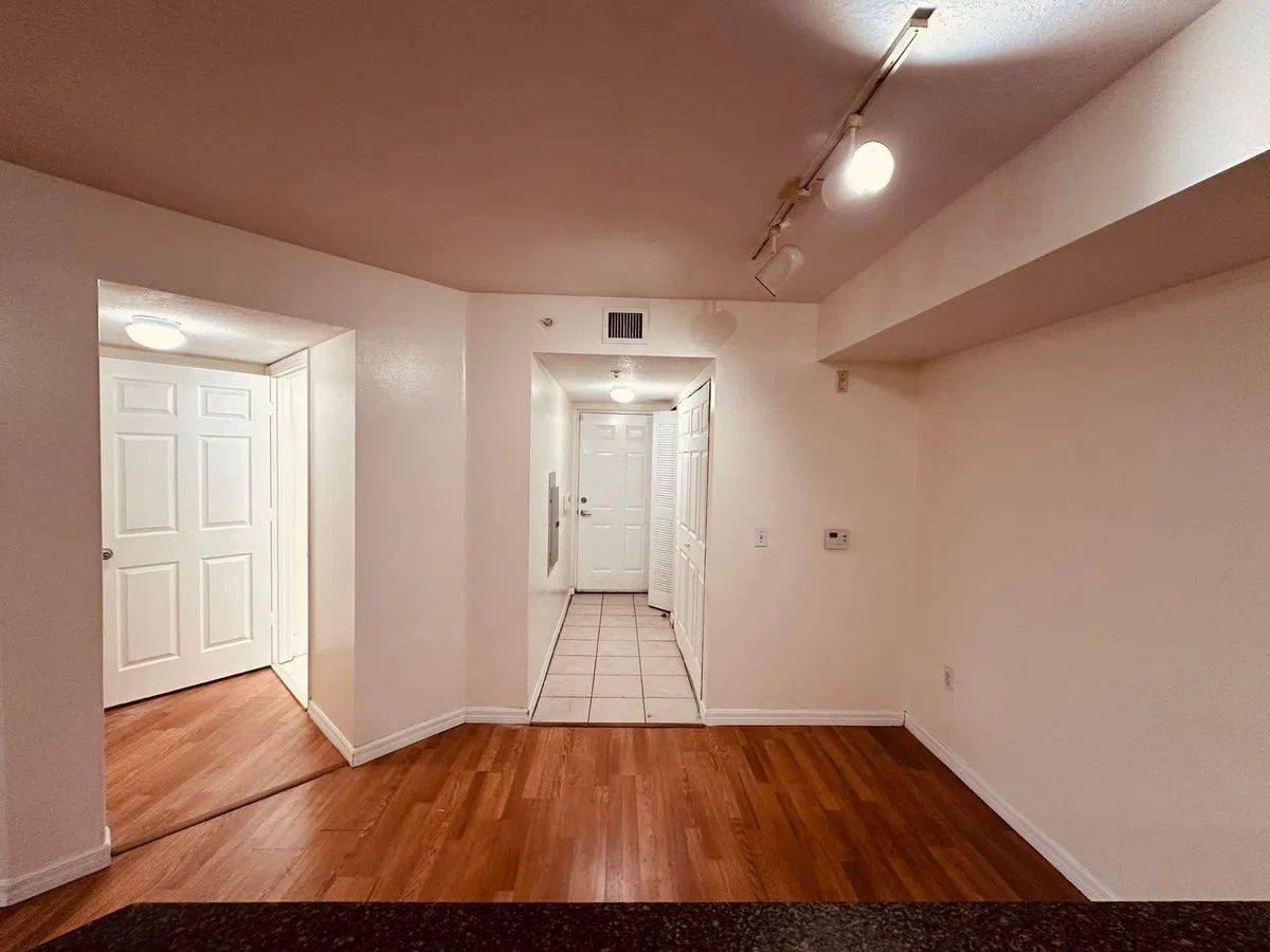 Residence photo 4