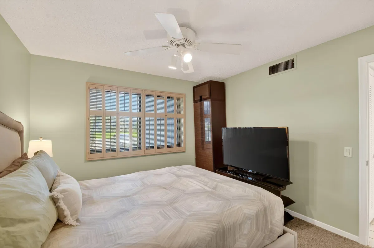 Residence photo 16