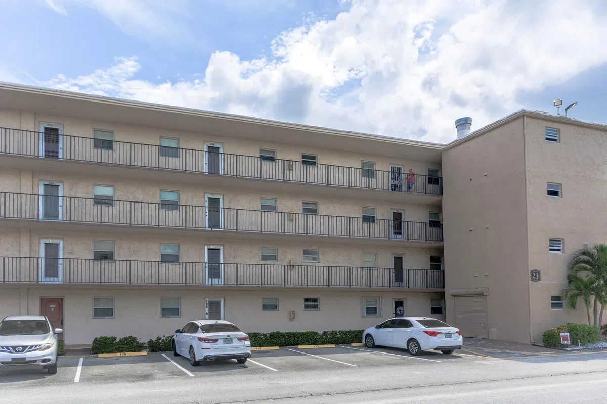 Unit 408 photo 40