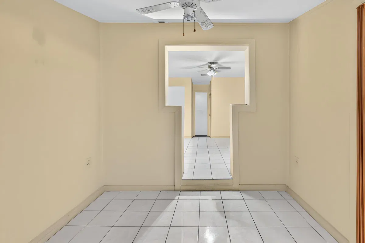  Residence photo 16