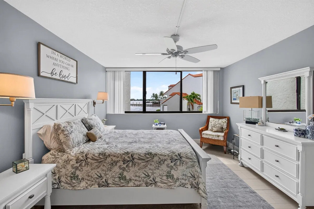 Unit 2010 photo 61
