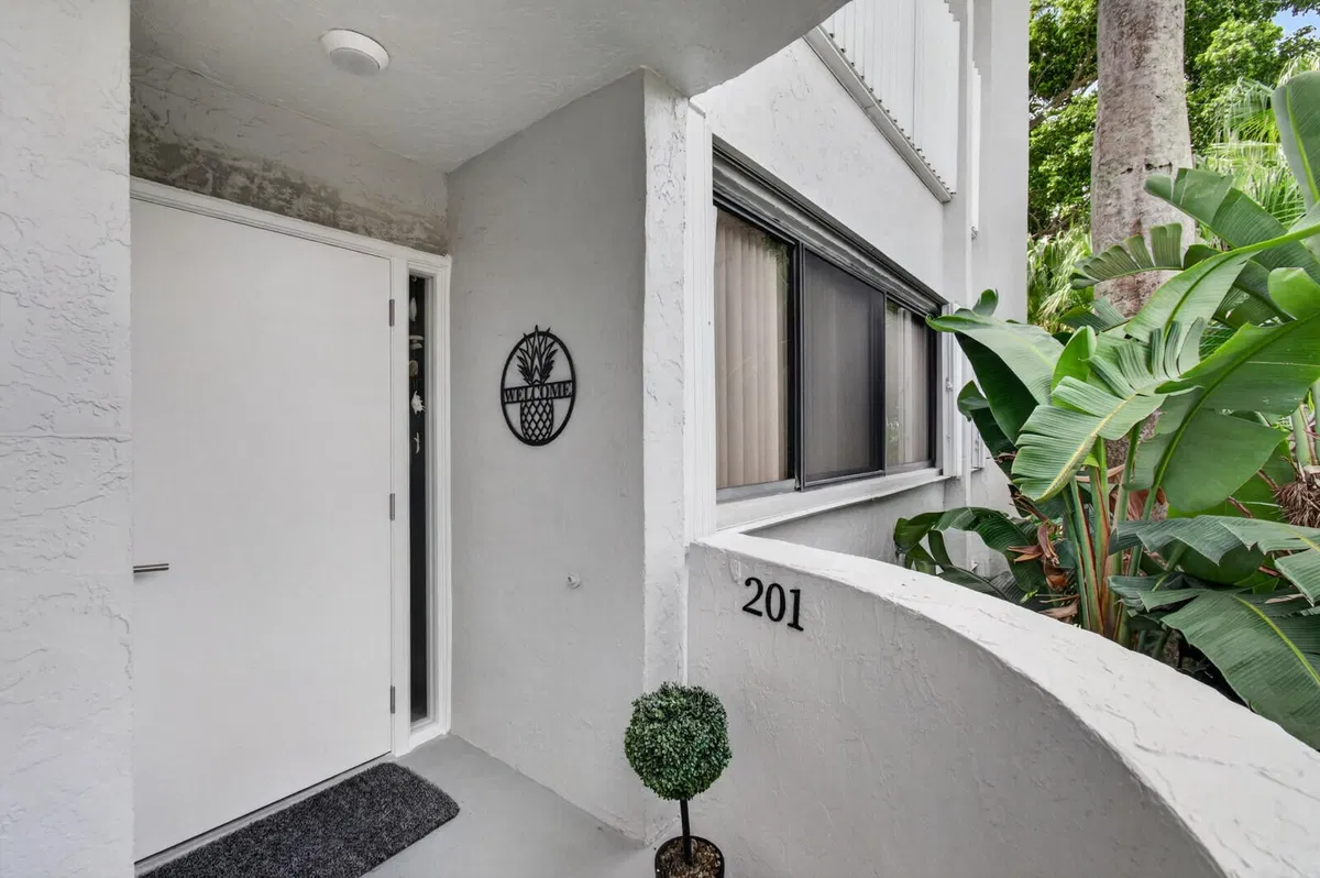 Unit 2010 photo 76