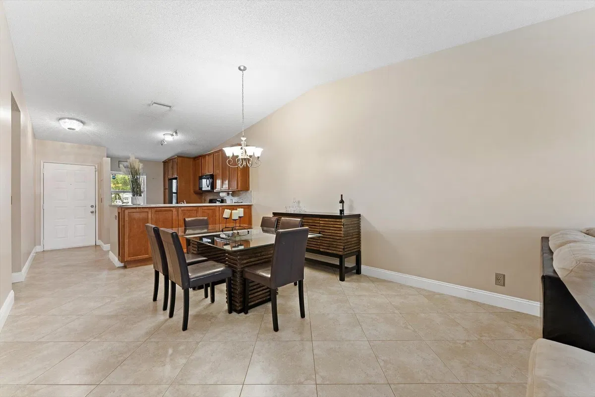 Residence photo 7