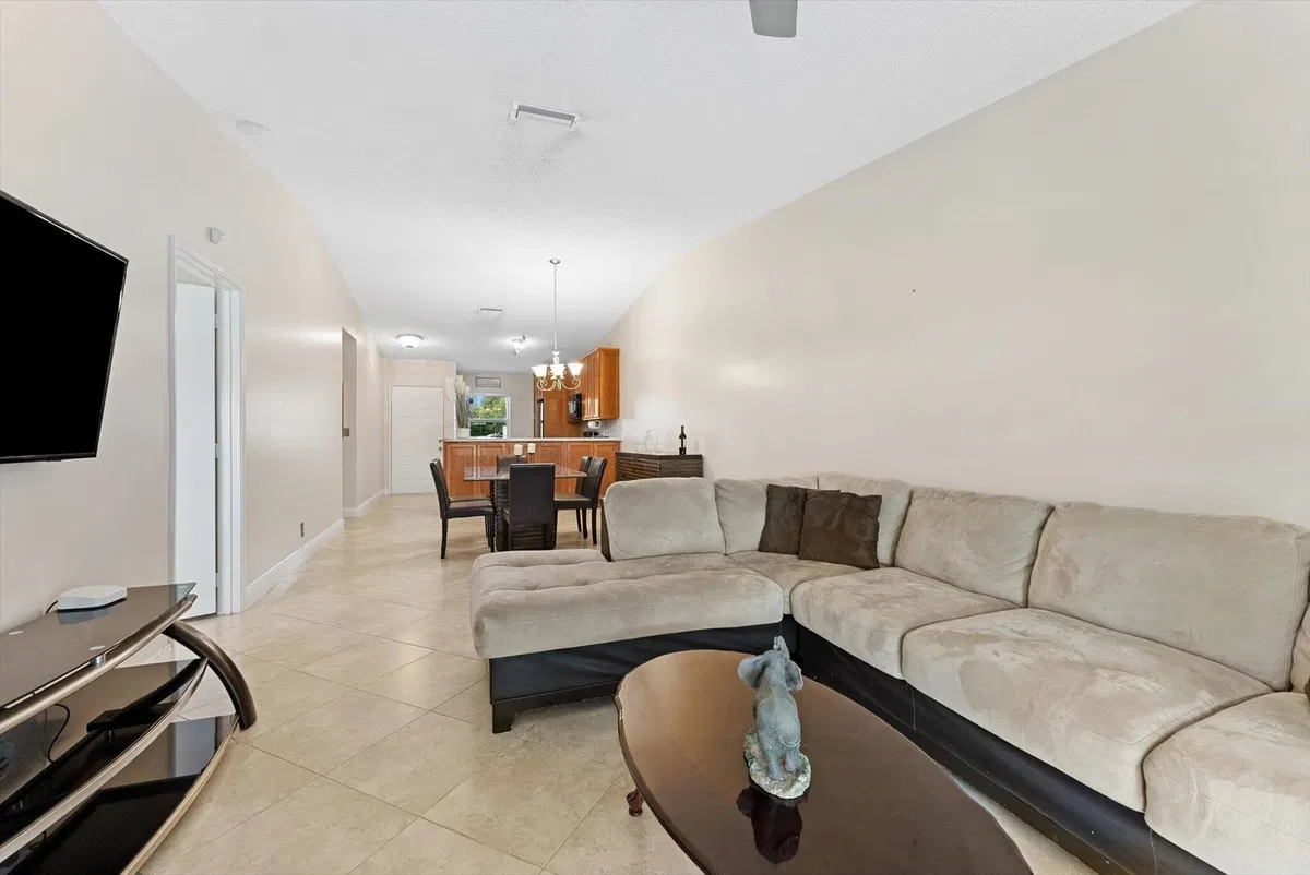 Residence photo 10