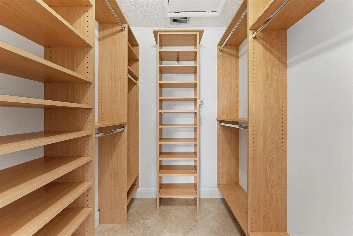 Residence photo 19