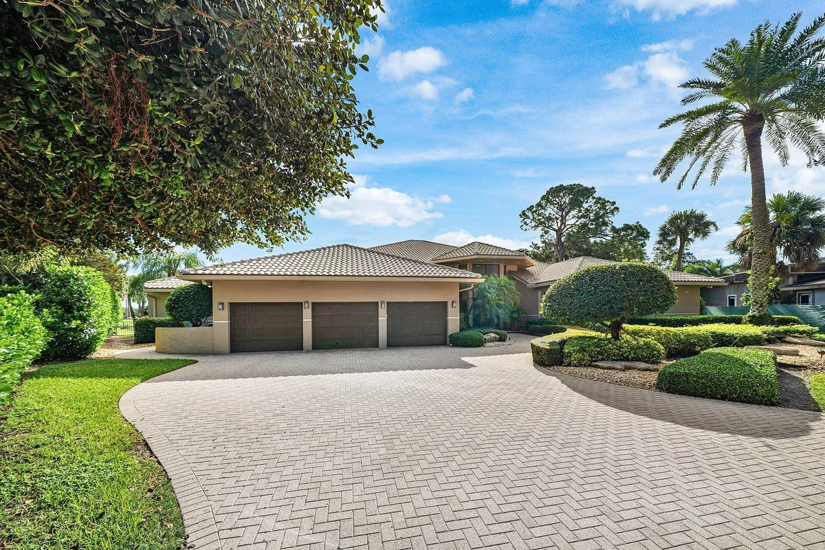 Bocaire Country Club Residence