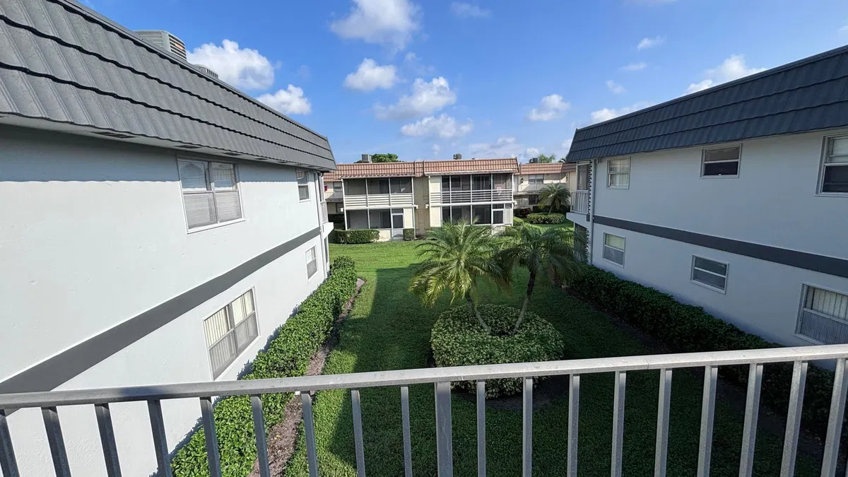 Residence photo 4