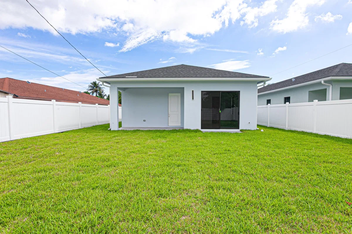 Residence photo 4