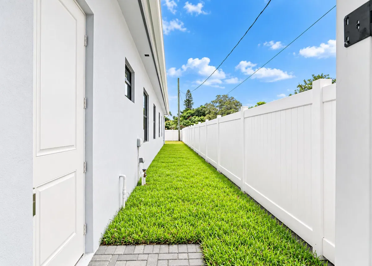 Residence photo 43