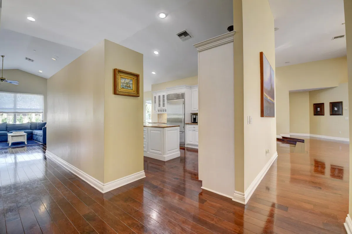 Residence photo 4