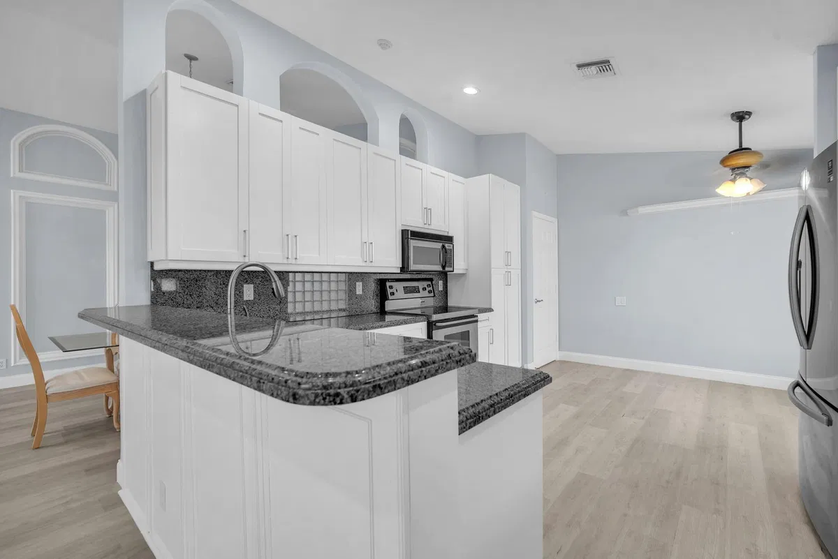 Residence photo 13