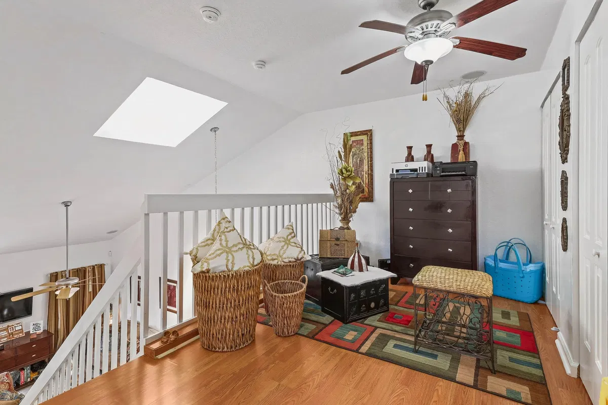 Unit C photo 22