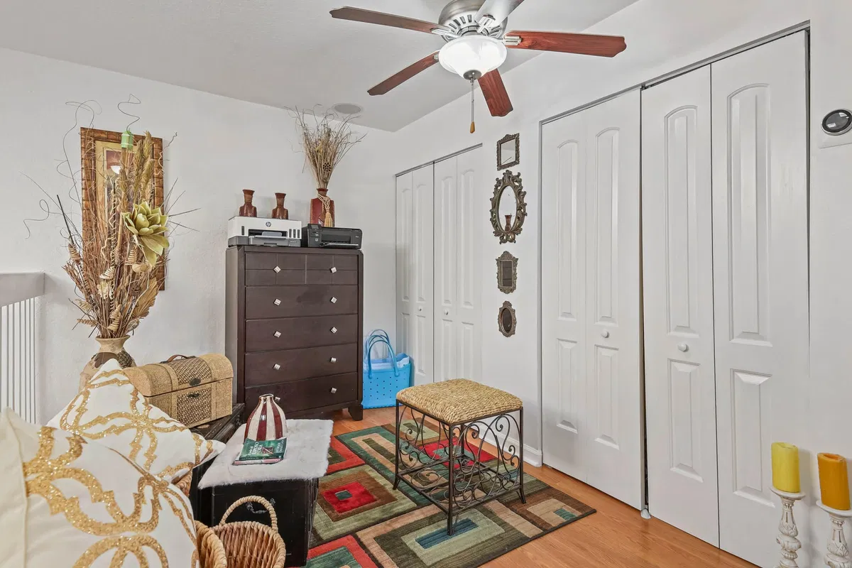 Unit C photo 28