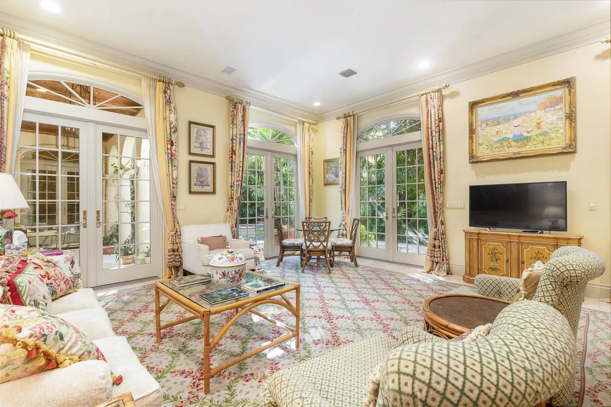 Royal Park Residence photo 10