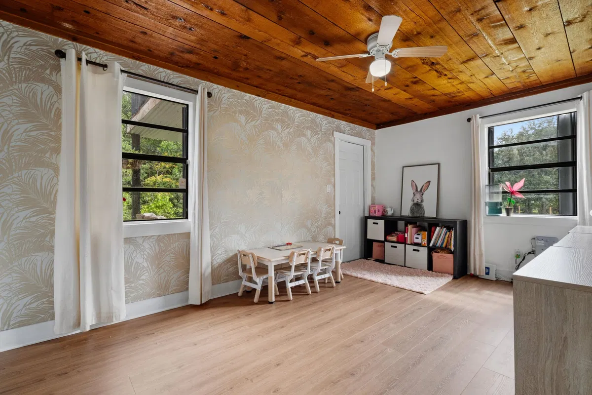 Residence photo 19