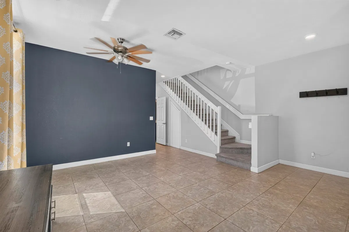 Residence photo 19