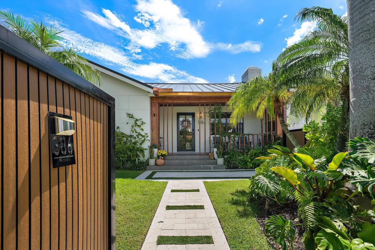 SoSo West Palm Beach Residence