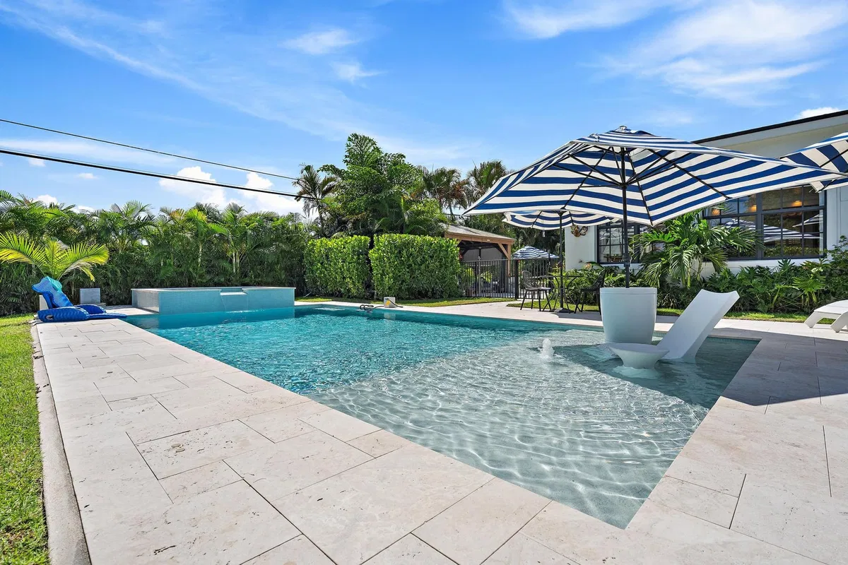 SoSo West Palm Beach Residence photo 31