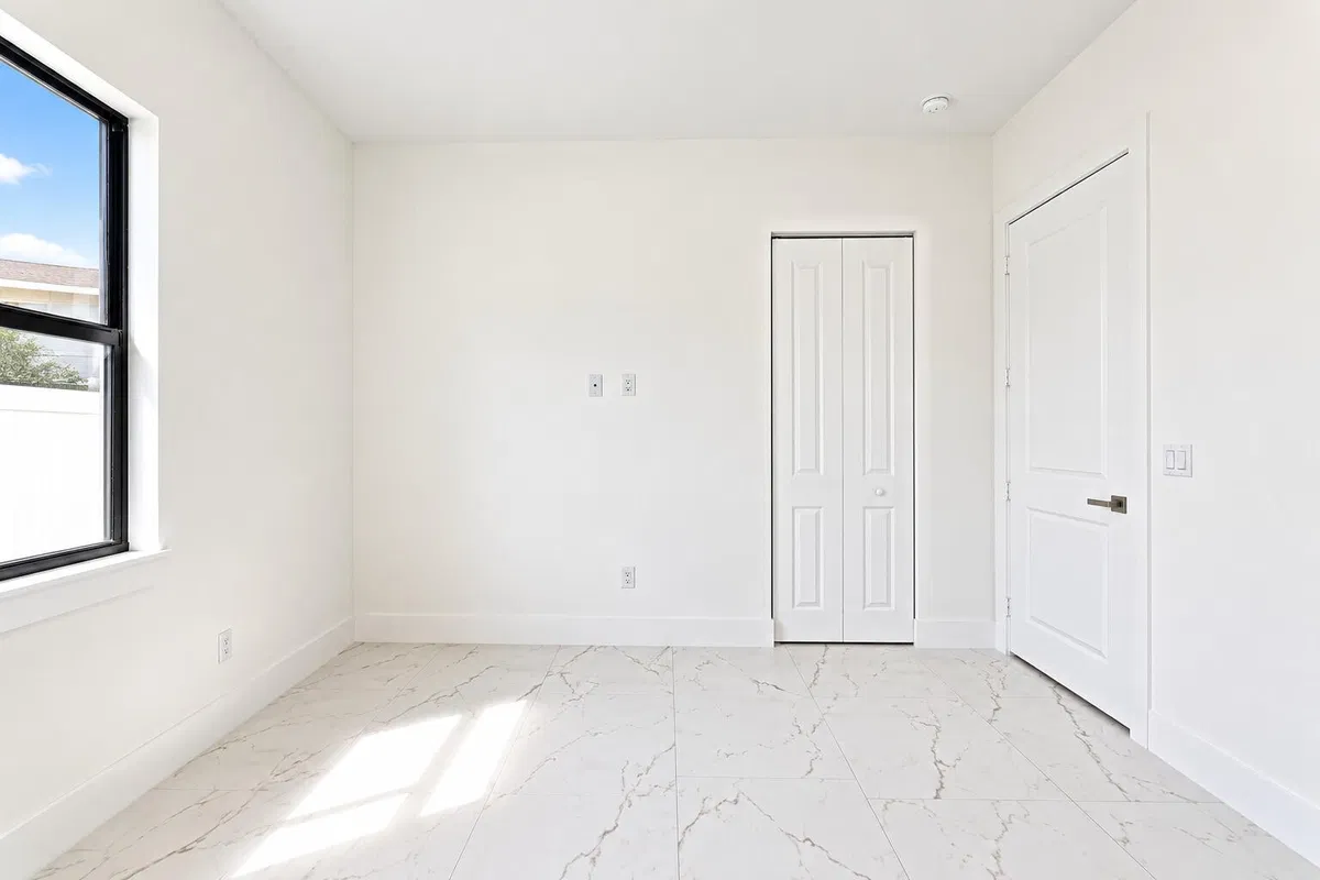Residence photo 52