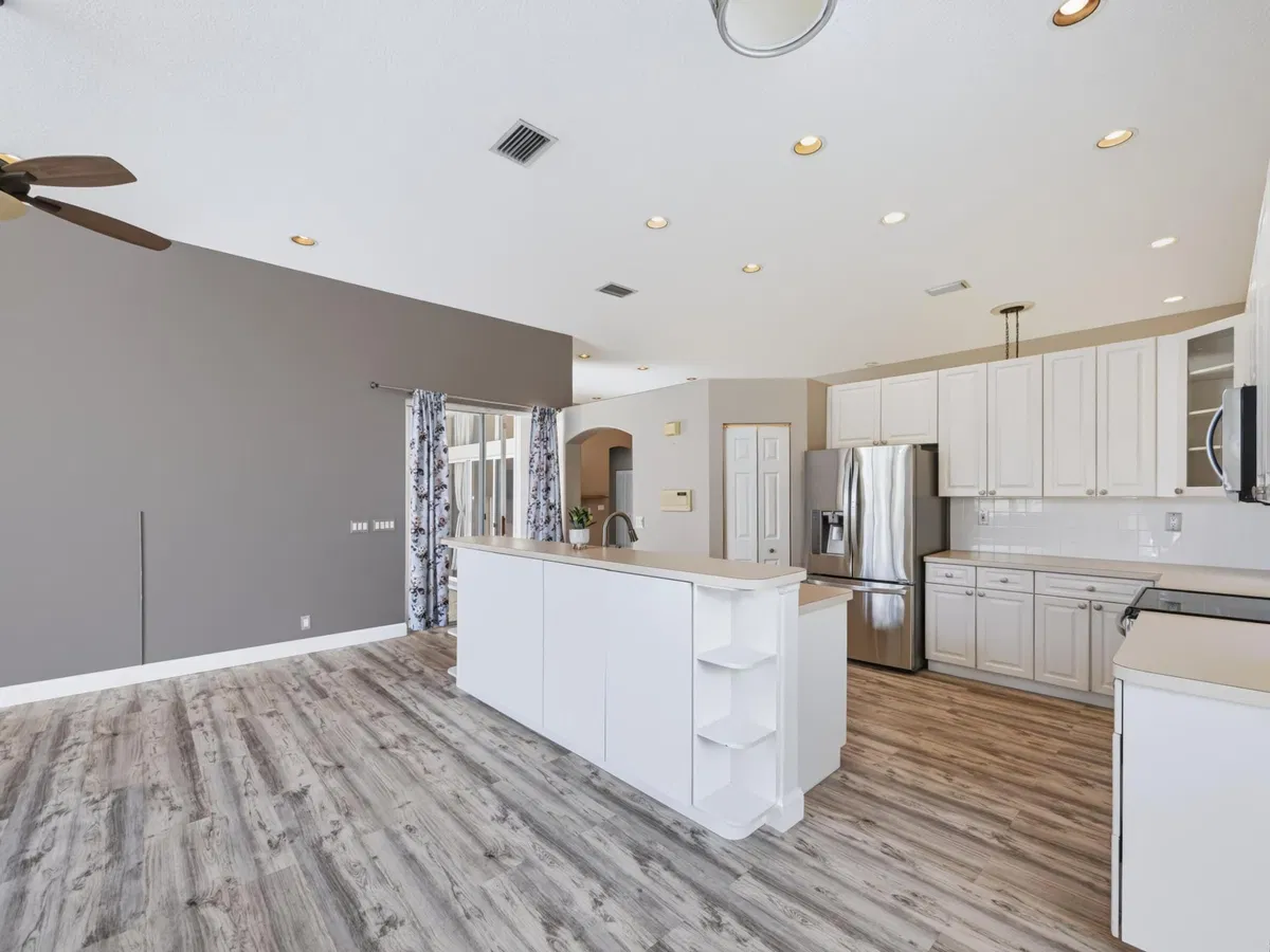 Residence photo 16