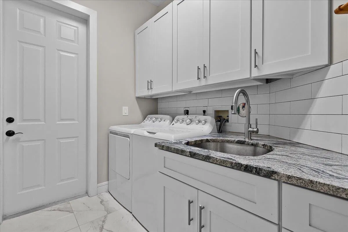 Residence photo 25