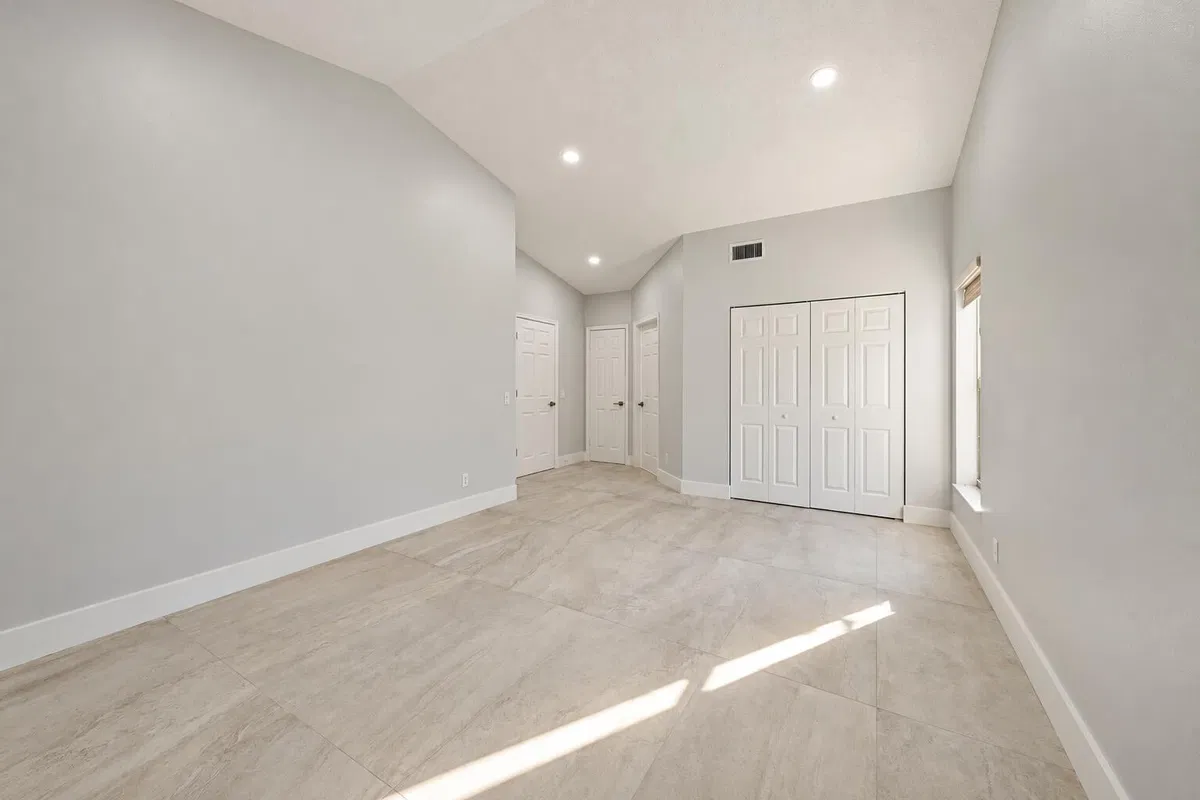 Residence photo 19