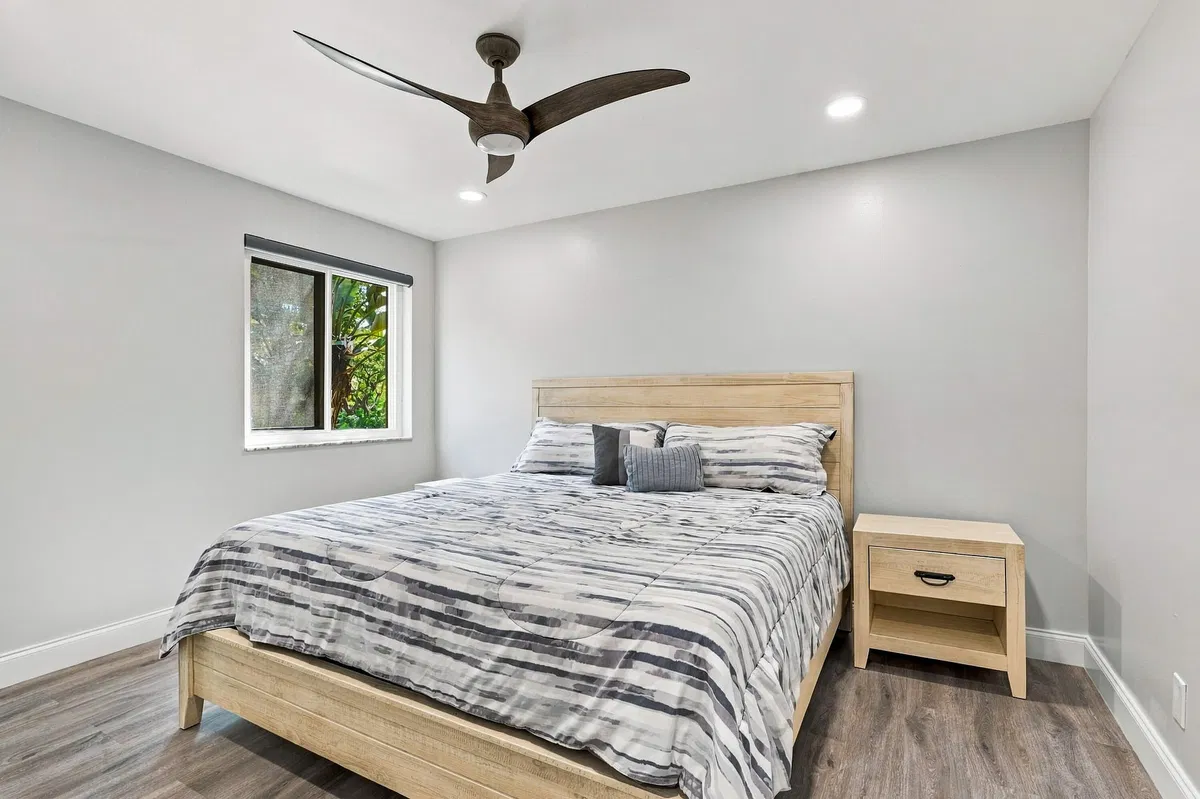 Unit 203 photo 10