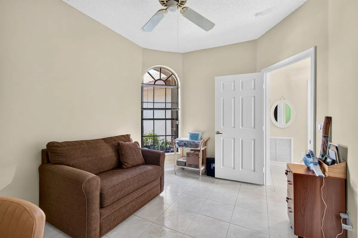 Unit 105 photo 31